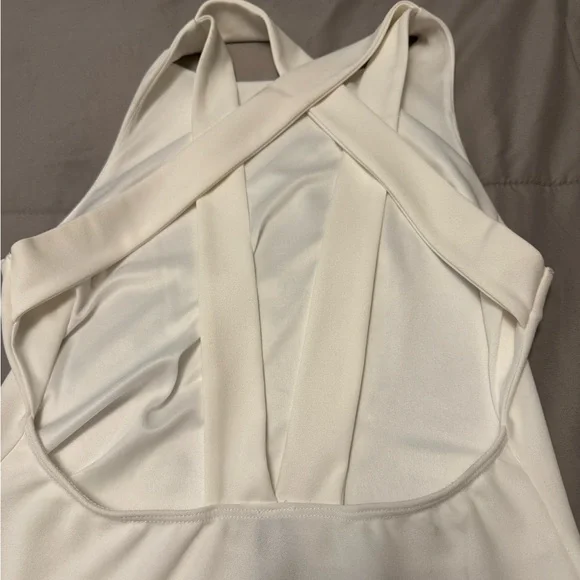 Windsor sleeveless white dress with side split and Cris’s Cris’s in the back. - Picture 7 of 9